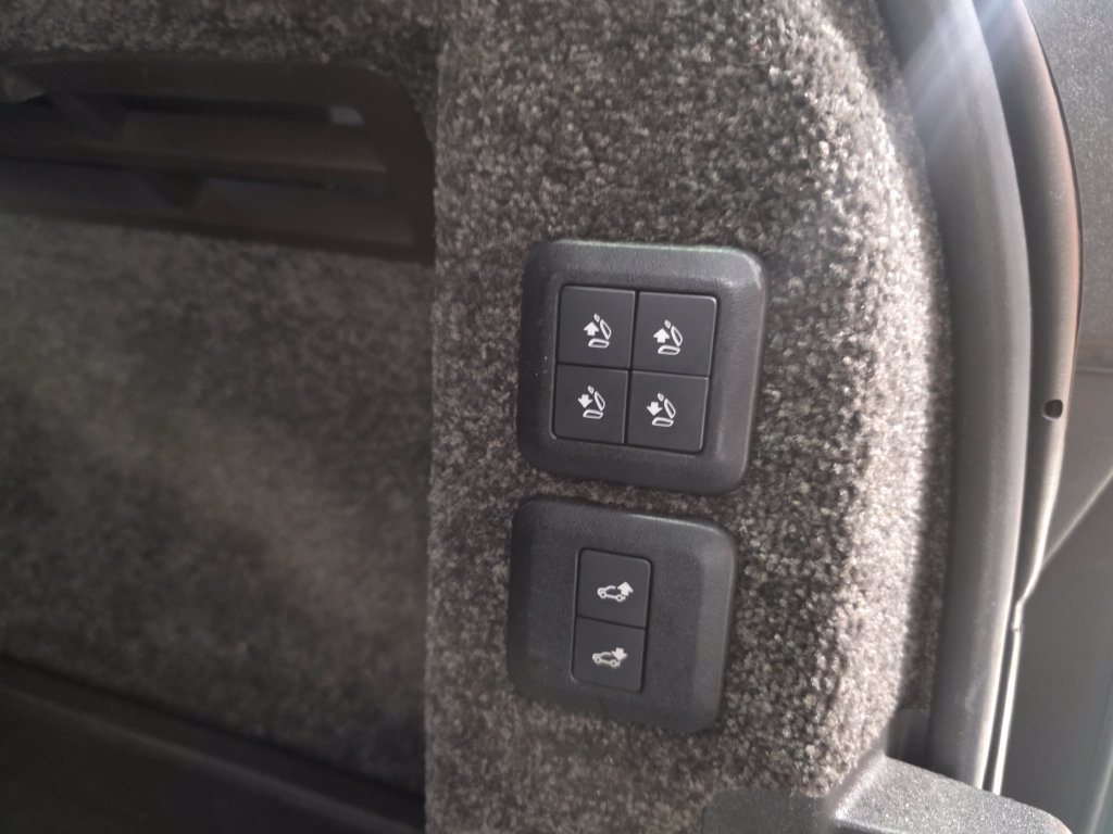 Certified 2019 Land Rover Range Rover HSE AWD/4WD image 9