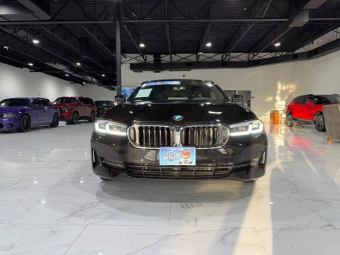 Used 2023 BMW 530i w/ Convenience Package RWD image 3