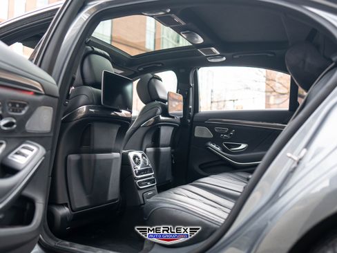 Used 2018 Mercedes-Benz S 560 4MATIC Sedan w/ Premium Package image 22