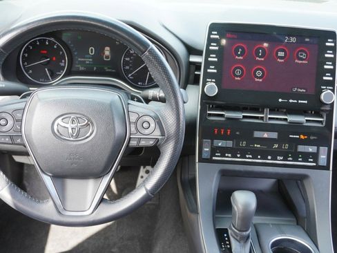 Used 2019 Toyota Avalon XSE image 26