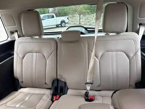 Used 2024 Ford Expedition Limited AWD/4WD image 24