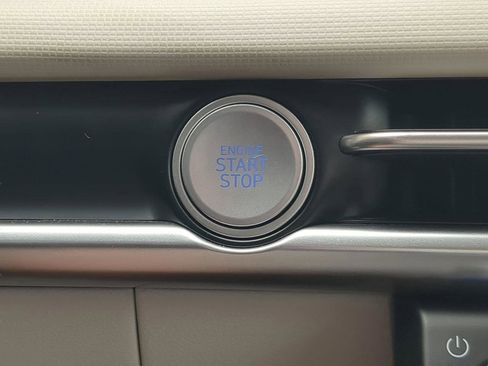 Certified 2025 Hyundai Tucson SE image 26