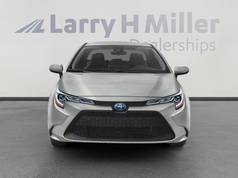 Used 2021 Toyota Corolla LE image 4