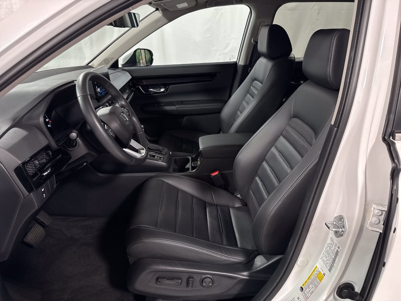 Used 2025 Honda CR-V EX-L image 3