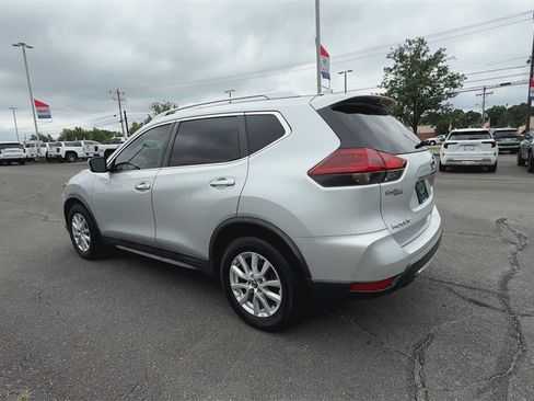 Used 2018 Nissan Rogue SV image 7