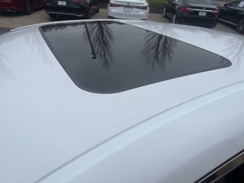 Used 2022 Lexus ES 300h F Sport image 11