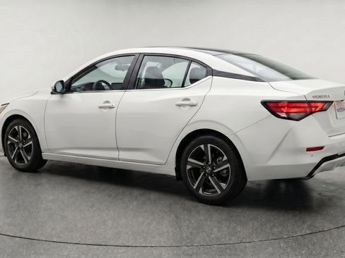 Used 2025 Nissan Sentra SV FWD image 6