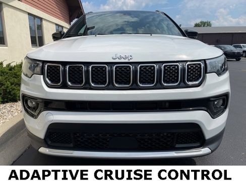 Used 2023 Jeep Compass Limited image 10
