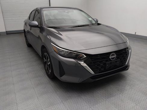Used 2025 Nissan Sentra SV FWD image 14