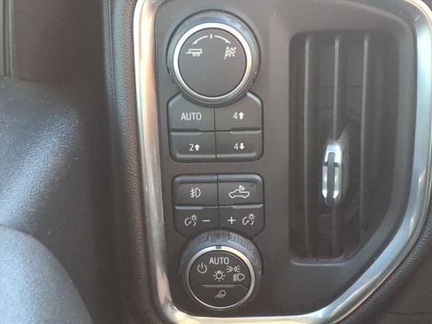 Used 2019 Chevrolet Silverado 1500 LT Trail Boss AWD/4WD image 11