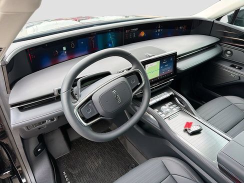 New 2026 Lincoln Nautilus Reserve w/ Jet Appearance Package AWD/4WD image 9