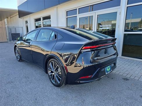 Used 2024 Toyota Prius XLE image 5