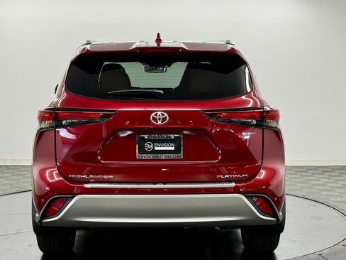 Used 2026 Toyota Highlander Platinum AWD/4WD image 11
