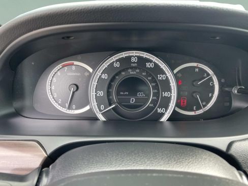 Used 2017 Honda Accord EX-L image 30