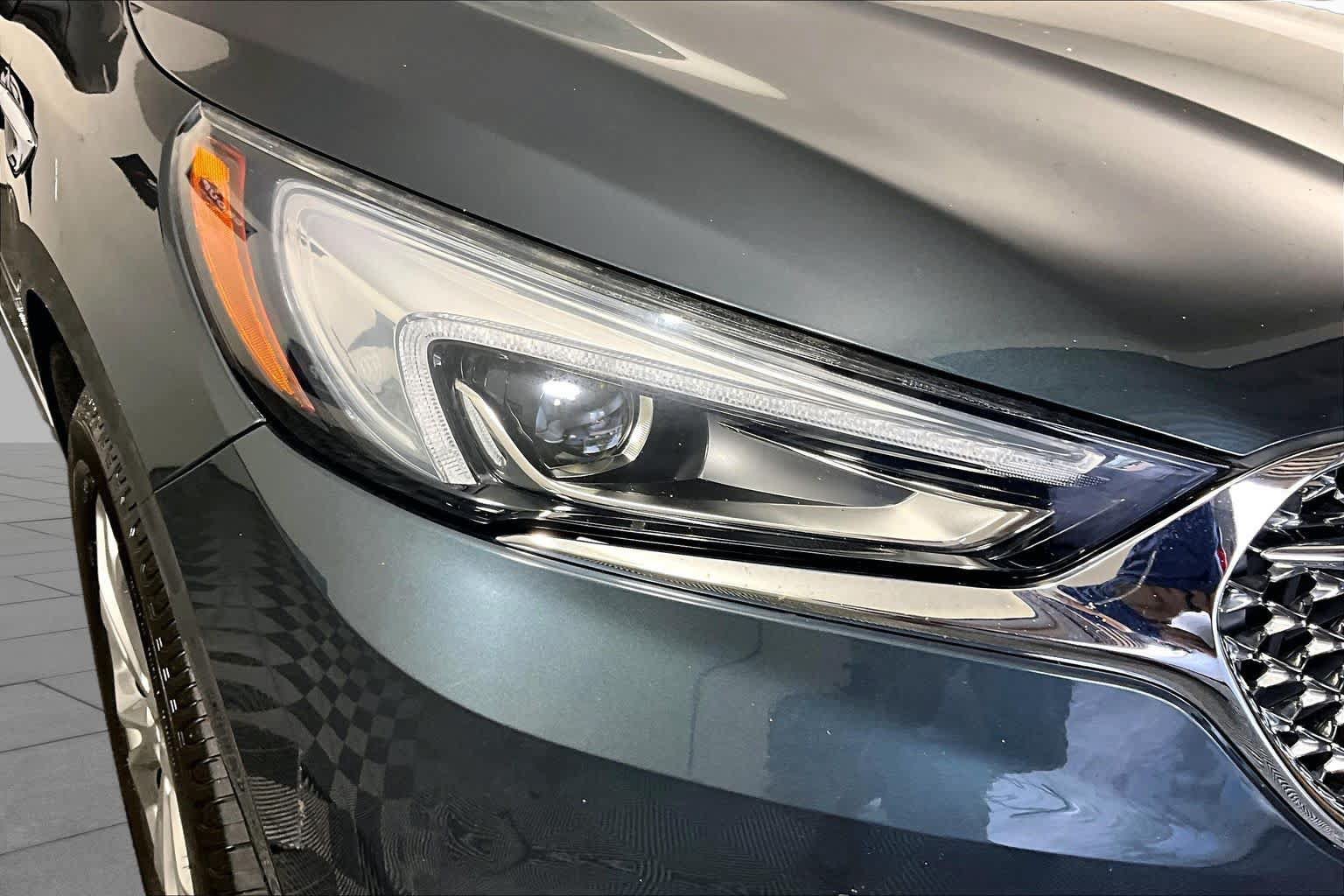 Used 2018 Buick Enclave Avenir w/ Avenir Technology Package FWD image 25