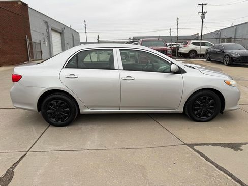 Used 2010 Toyota Corolla LE image 5