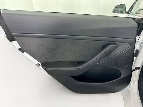 Used 2023 Tesla Model 3 Standard Range image 24