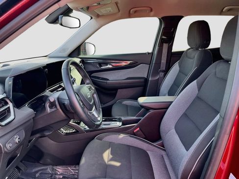 Used 2025 Chevrolet TrailBlazer LT w/ Convenience Package FWD image 20