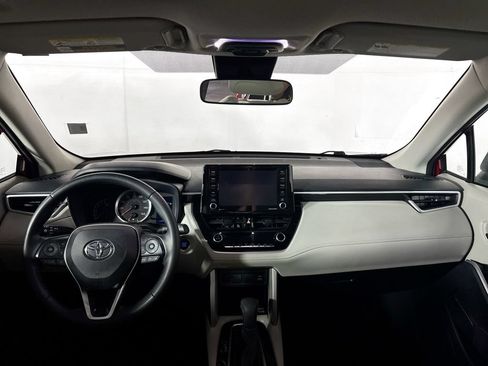 Used 2022 Toyota Corolla Cross LE w/ Moonroof Package AWD/4WD image 12