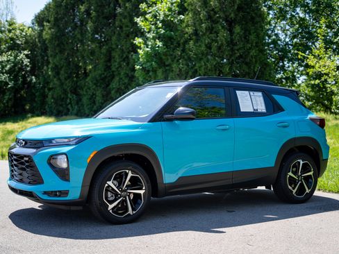 Used 2022 Chevrolet TrailBlazer RS w/ Technology Package FWD image 8