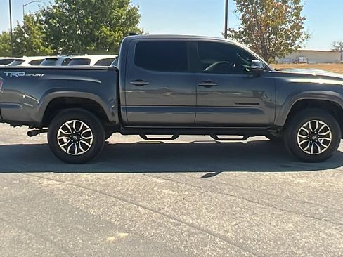 Used 2022 Toyota Tacoma 2WD Double Cab image 2