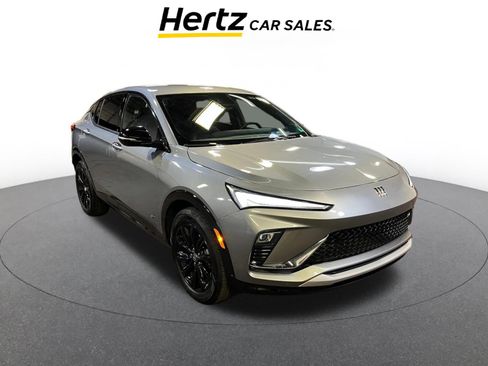 Used 2025 Buick Envista Sport Touring image 1