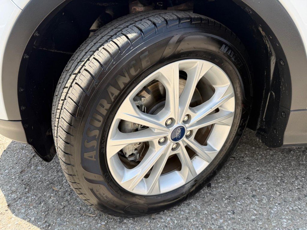 Used 2017 Ford Escape SE AWD/4WD image 42