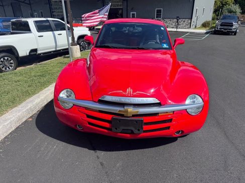 Used 2004 Chevrolet SSR w/ Preferred Equipment Group image 5
