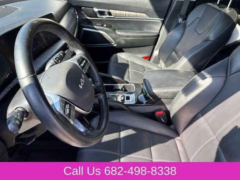 Used 2025 Kia Telluride EX w/ EX Captain's Chair Package FWD image 20
