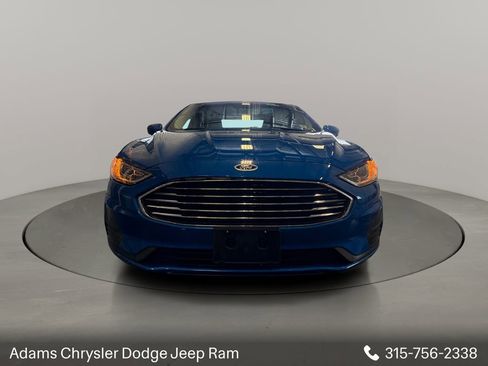 Used 2020 Ford Fusion SE FWD image 2
