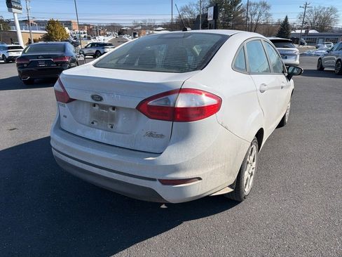 Used 2016 Ford Fiesta SE image 5