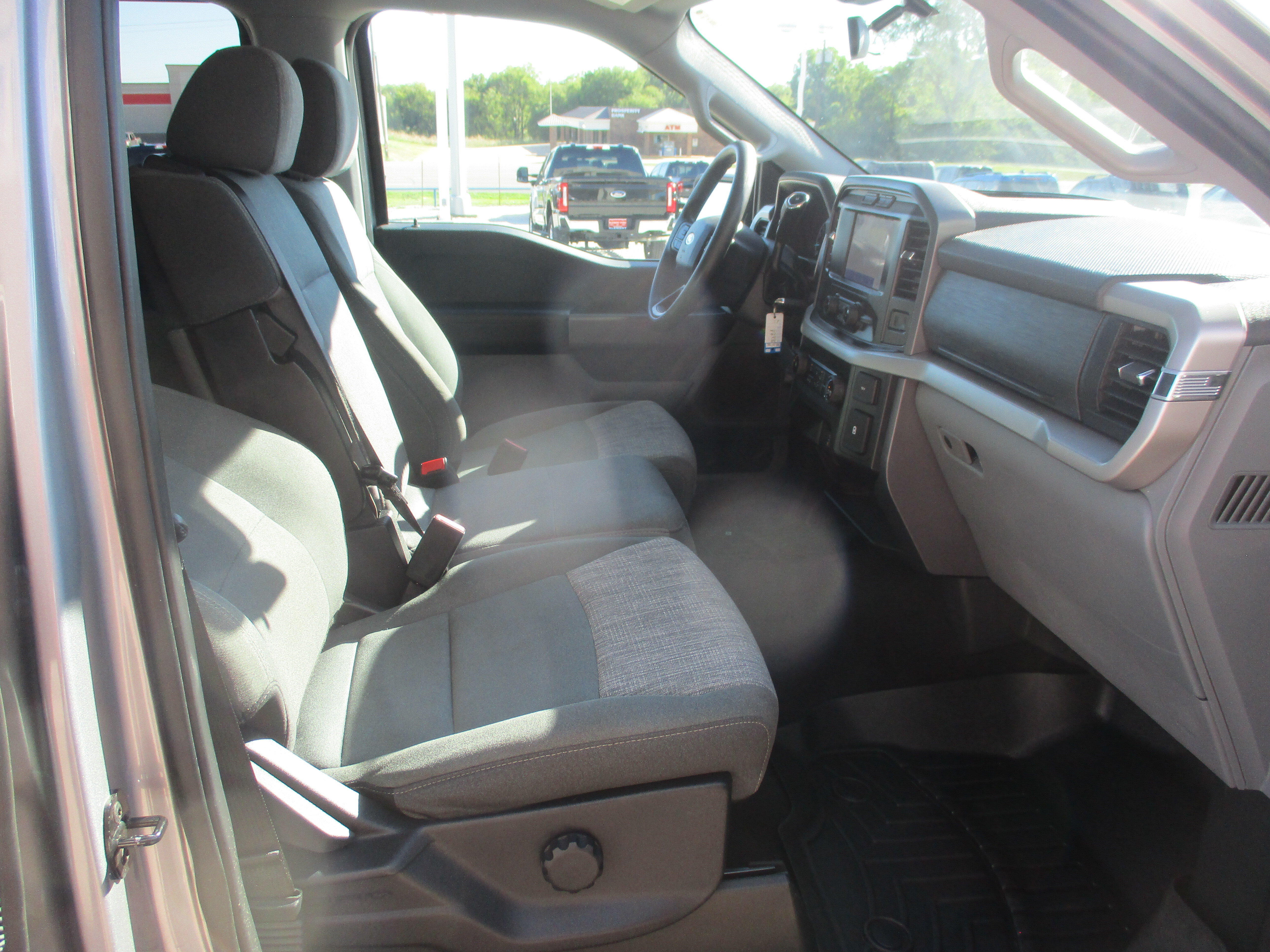 Used 2023 Ford F150 XLT AWD/4WD image 5
