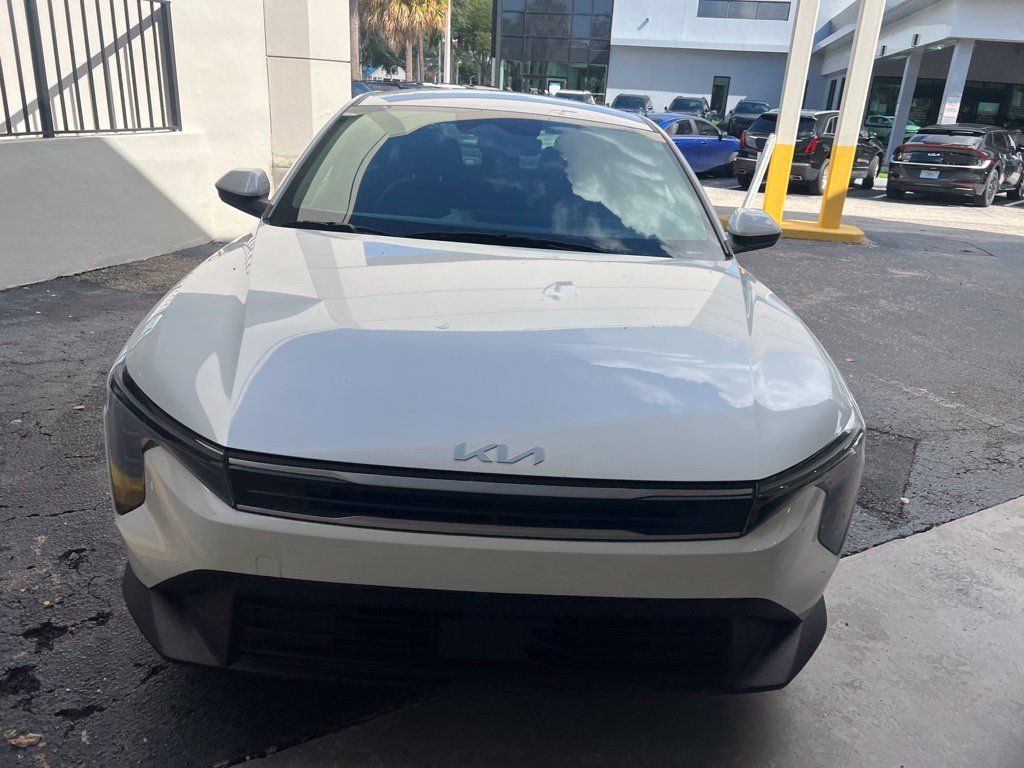 Certified 2025 Kia K4 FWD image 2