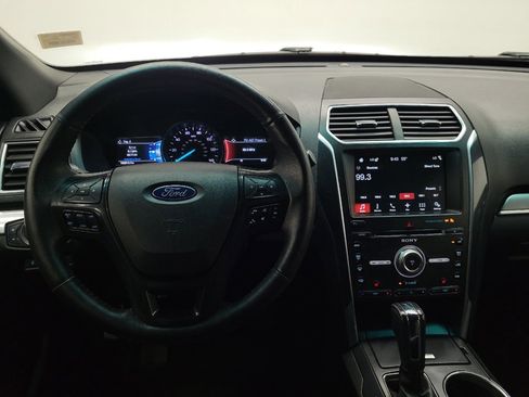 Used 2017 Ford Explorer Sport image 22