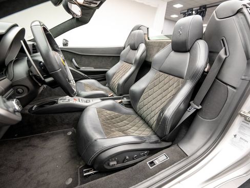 Used 2012 Ferrari 458 Spider RWD image 21