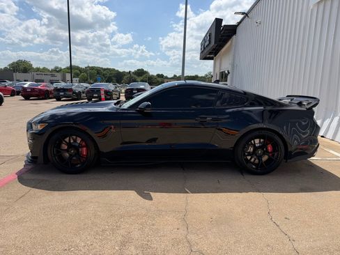 Used 2021 Ford Mustang Shelby GT500 w/ Technology Package RWD image 3