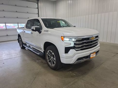 Used 2024 Chevrolet Silverado 1500 High Country w/ Technology Package AWD/4WD image 2