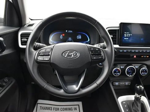 Used 2024 Hyundai Venue Limited image 21