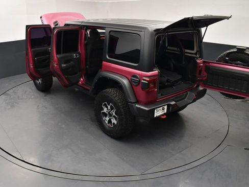 Used 2022 Jeep Wrangler Unlimited Rubicon w/ LED Lighting Group AWD/4WD image 28