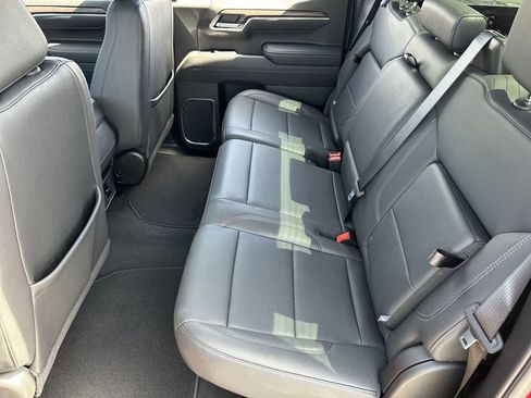 Used 2025 GMC Sierra 1500 SLT AWD/4WD image 25