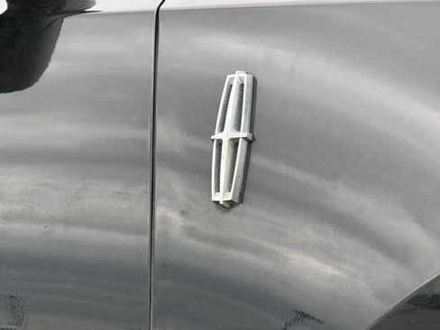 Used 2013 Lincoln MKS image 10