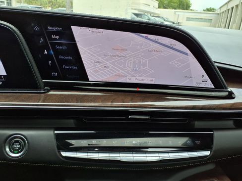 Used 2021 Cadillac Escalade Premium Luxury Platinum image 25