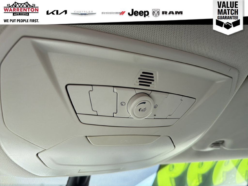Used 2016 Ford C-MAX Energi SEL FWD image 21