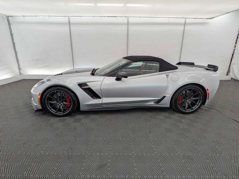 Used 2019 Chevrolet Corvette Z06 RWD image 3
