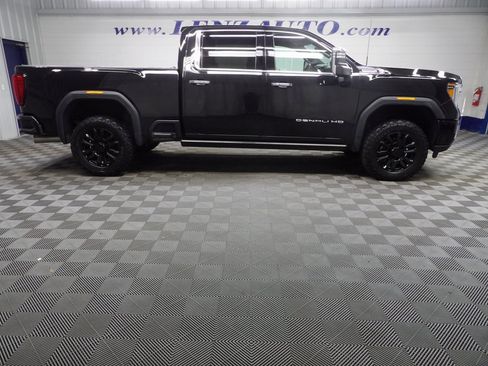 Used 2023 GMC Sierra 3500 Denali w/ Technology Package image 2
