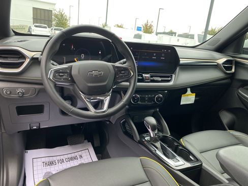 Used 2025 Chevrolet TrailBlazer ACTIV w/ Convenience Package image 32