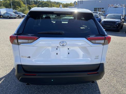 Used 2024 Toyota RAV4 LE image 4