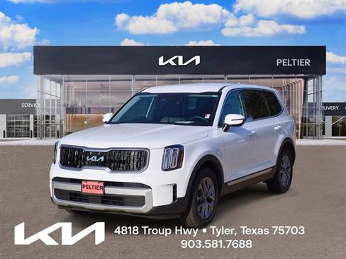 Certified 2025 Kia Telluride LX FWD image 3