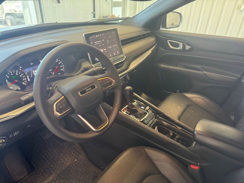 Used 2025 Jeep Compass Trailhawk AWD/4WD image 7