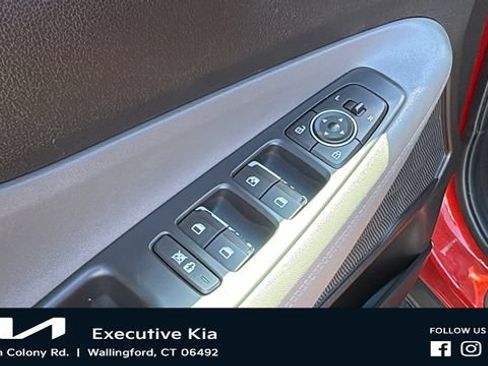 Used 2019 Hyundai Santa Fe SE AWD/4WD image 10